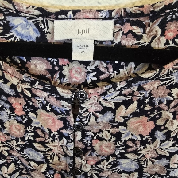 J.Jill Medium Cotton Modal Blend Pleated Floral Tunic - Picture 4 of 11